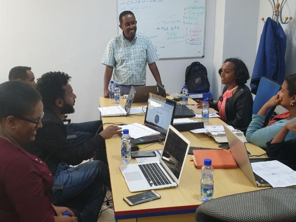 92642308_2576805992560162_2328471761672208384_n